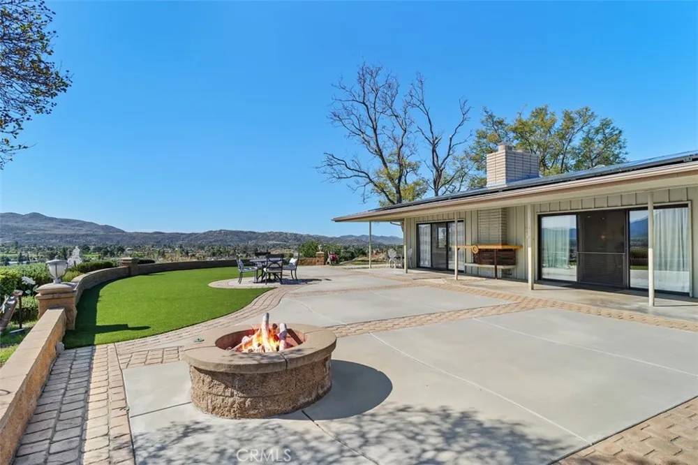 300 Anderson Hemet, CA 92544