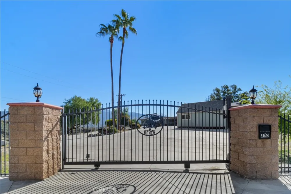 300 Anderson Hemet, CA 92544