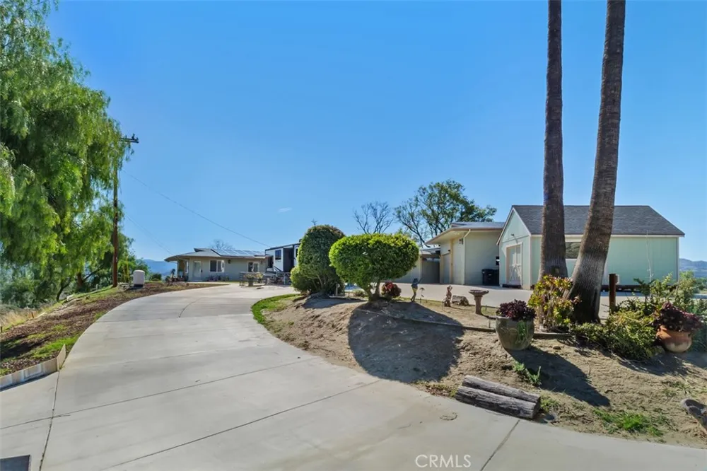 300 Anderson Hemet, CA 92544