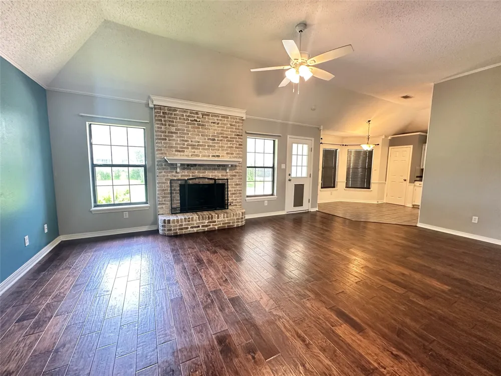 5721 Bluebonnett Drive Bossier City, LA 71112
