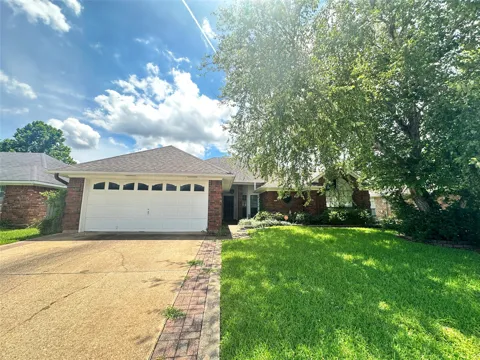 5721 Bluebonnett Drive