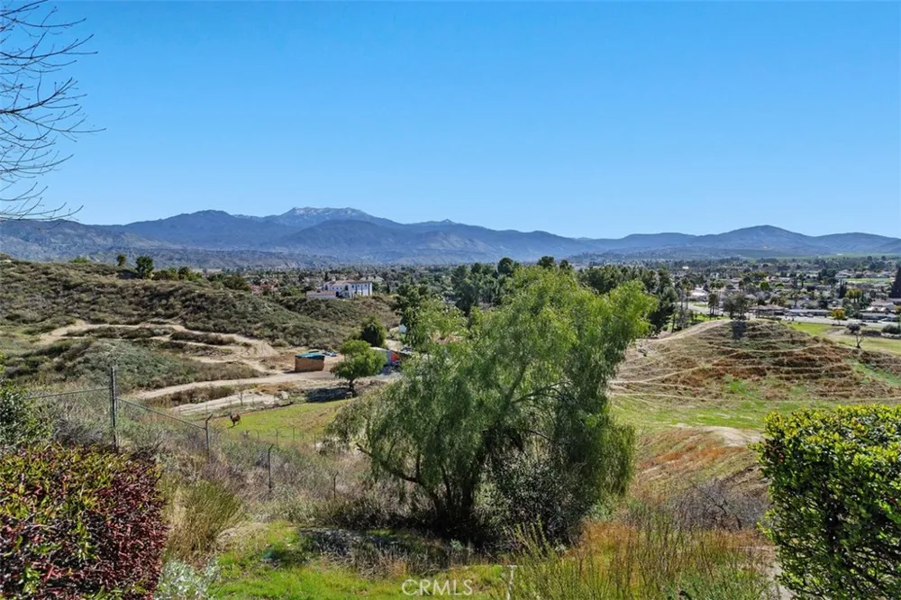 300 Anderson Drive Hemet, CA 92544