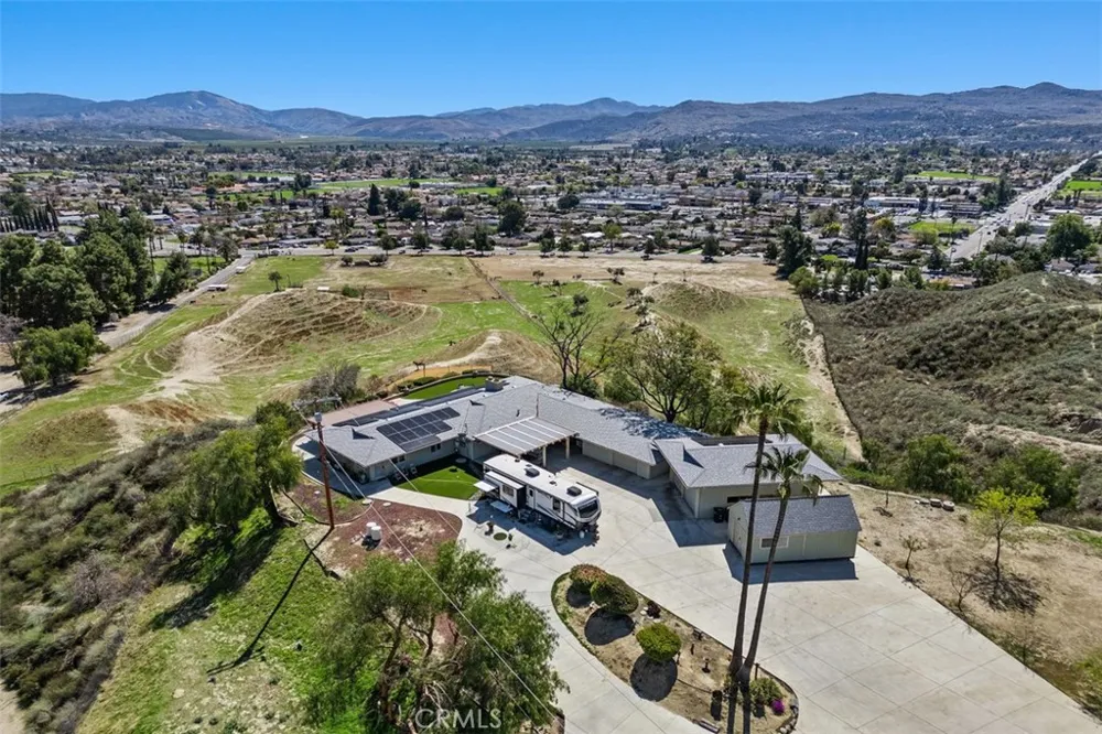 300 Anderson Drive Hemet, CA 92544