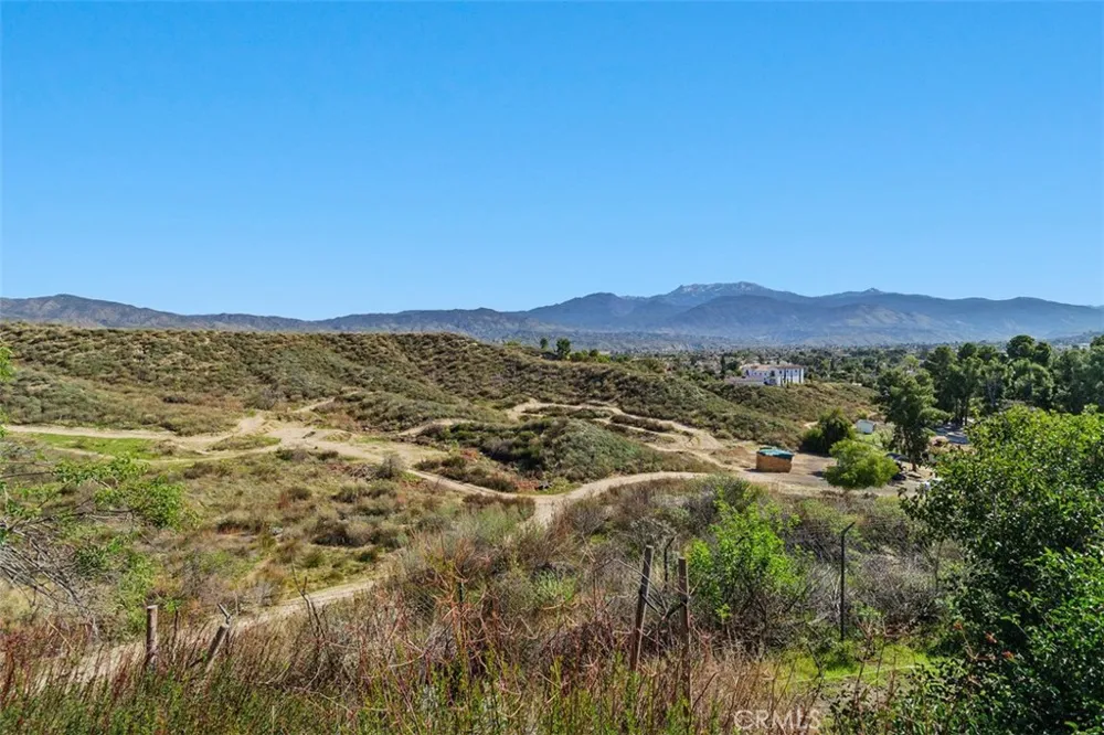300 Anderson Drive Hemet, CA 92544
