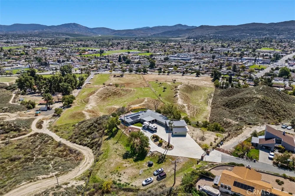 300 Anderson Drive Hemet, CA 92544