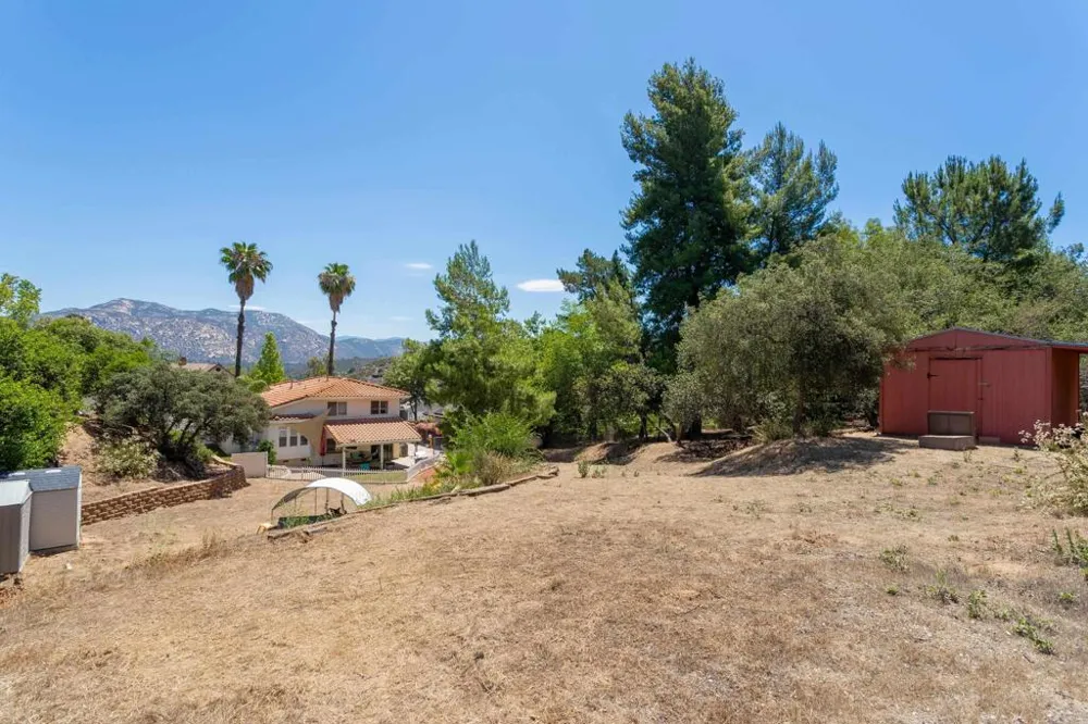 23945 Nectar Way Ramona, CA 92065