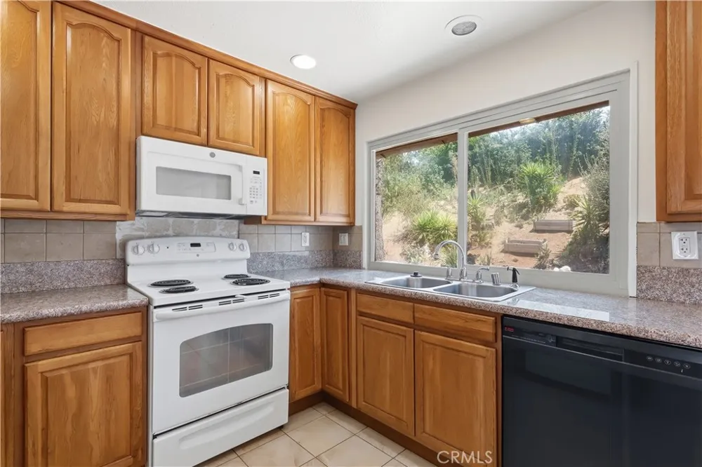 23616 Soresina Laguna Hills, CA 92653