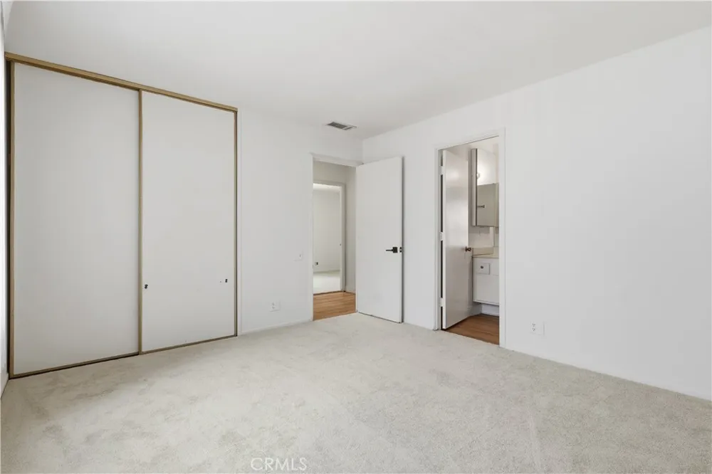 23616 Soresina Laguna Hills, CA 92653