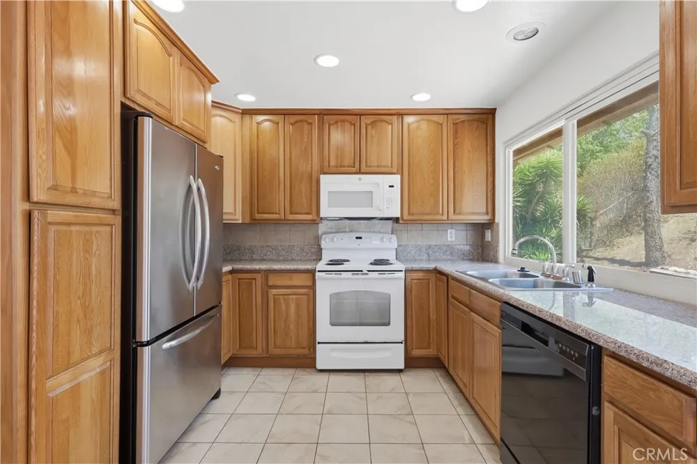 23616 Soresina Laguna Hills, CA 92653