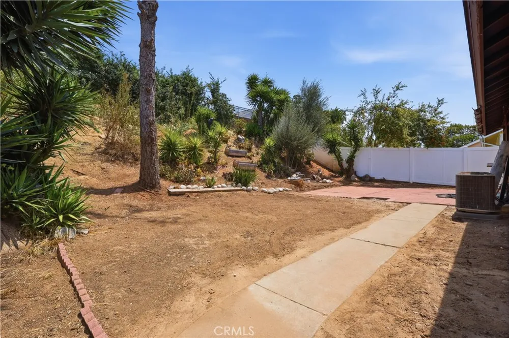 23616 Soresina Laguna Hills, CA 92653