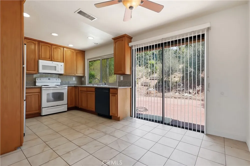 23616 Soresina Laguna Hills, CA 92653