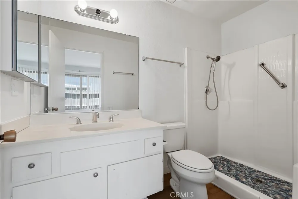 23616 Soresina Laguna Hills, CA 92653