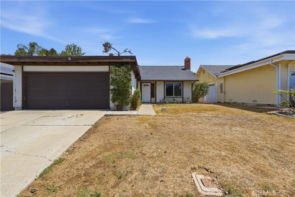 23616 Soresina Laguna Hills, CA 92653