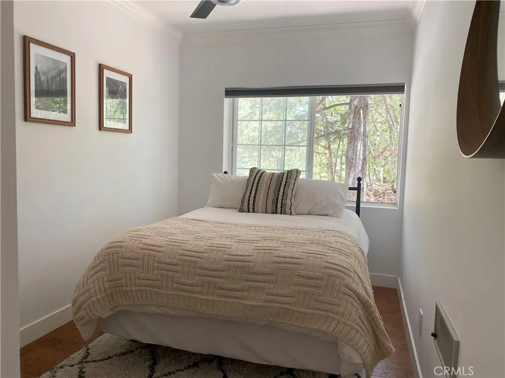 939 Canyon Lake Arrowhead, CA 92326