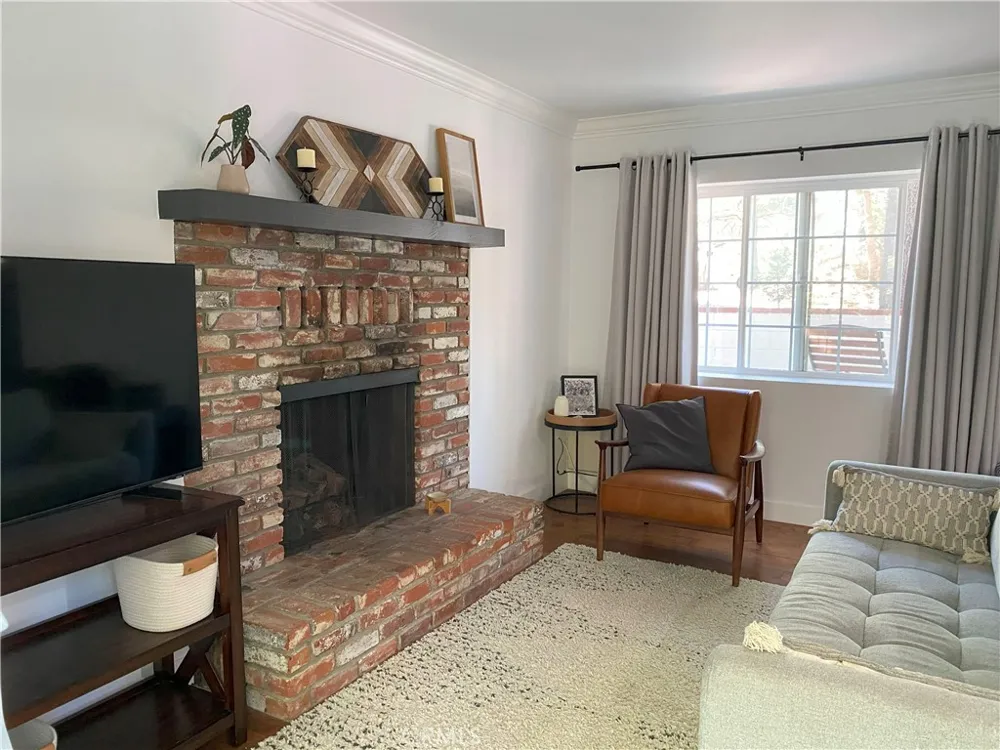 939 Canyon Lake Arrowhead, CA 92326
