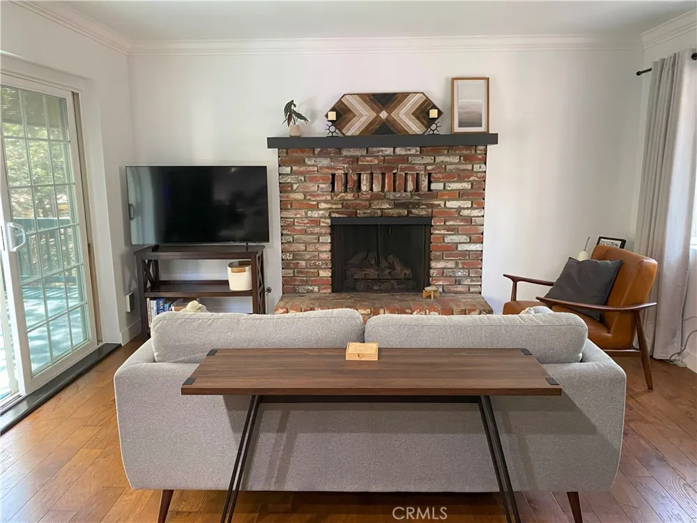 939 Canyon Lake Arrowhead, CA 92326