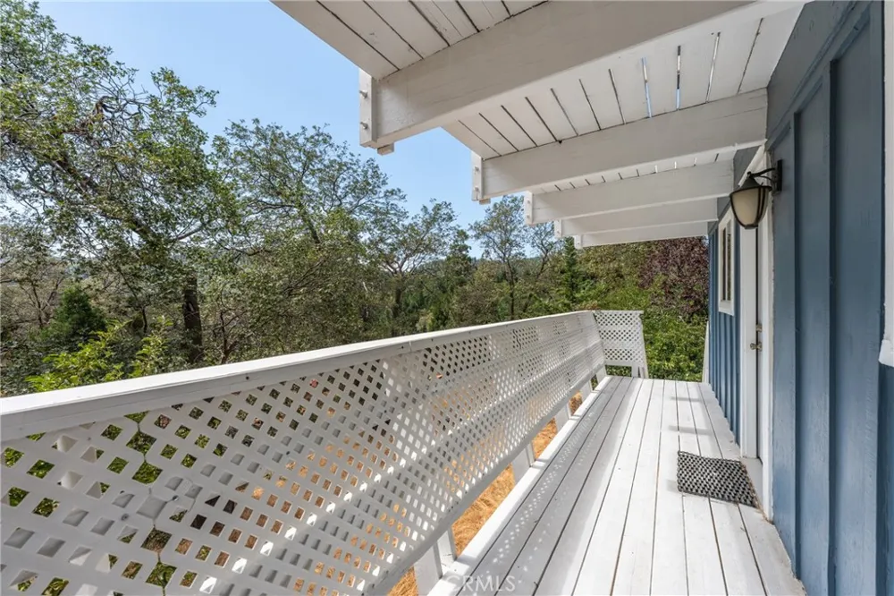 29199 Lake Brook Cedar Glen, CA 92321