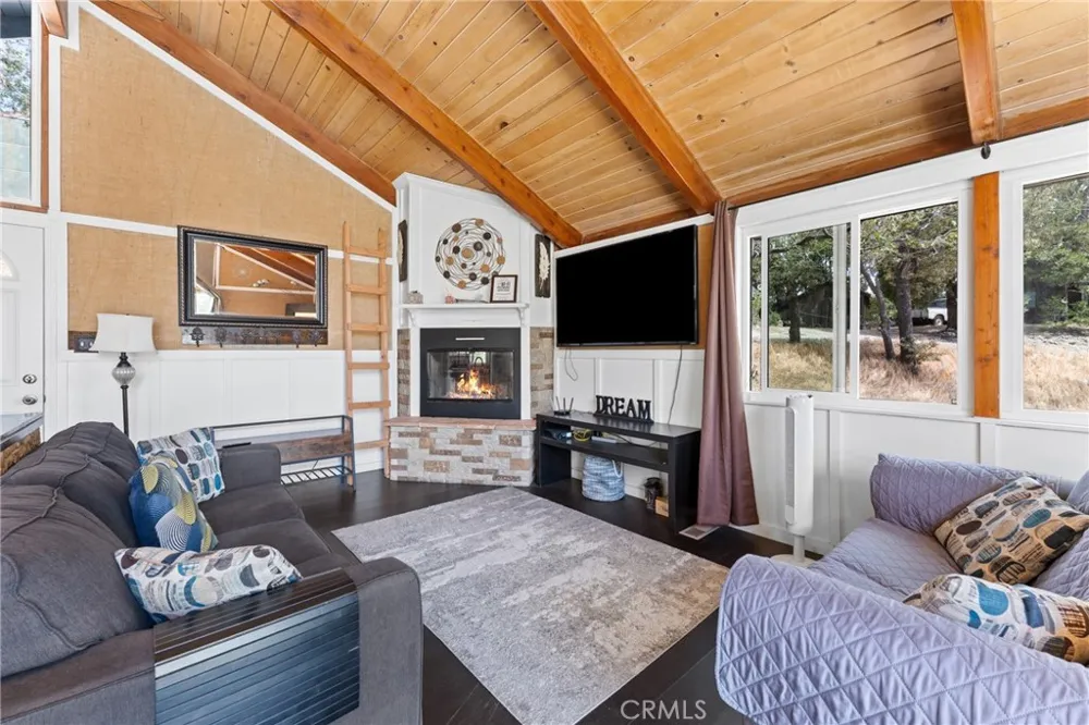 29199 Lake Brook Cedar Glen, CA 92321