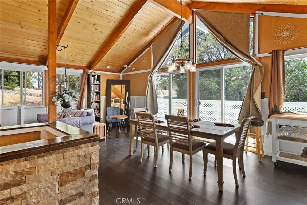 29199 Lake Brook Cedar Glen, CA 92321