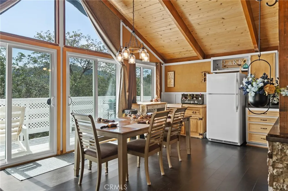 29199 Lake Brook Cedar Glen, CA 92321