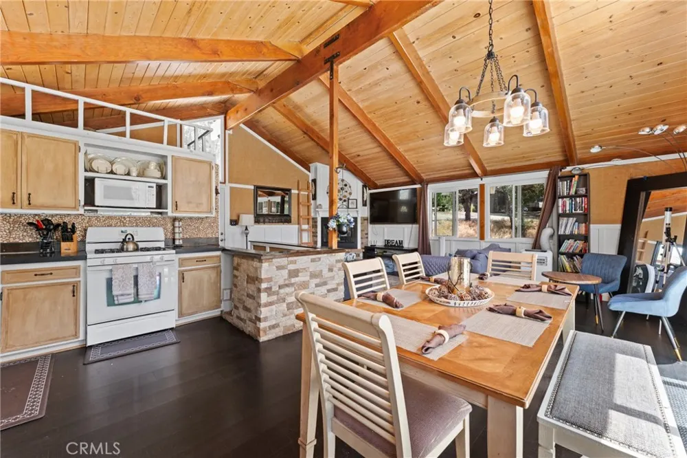 29199 Lake Brook Cedar Glen, CA 92321