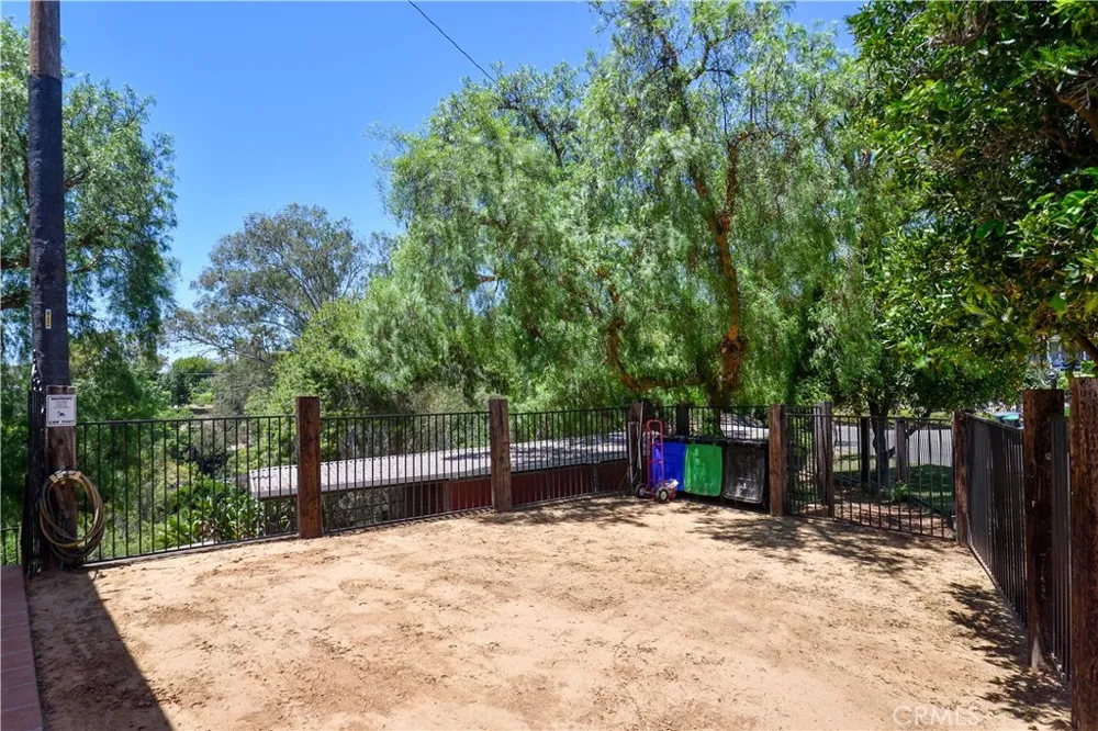 1553 Amate La Habra Heights, CA 90631