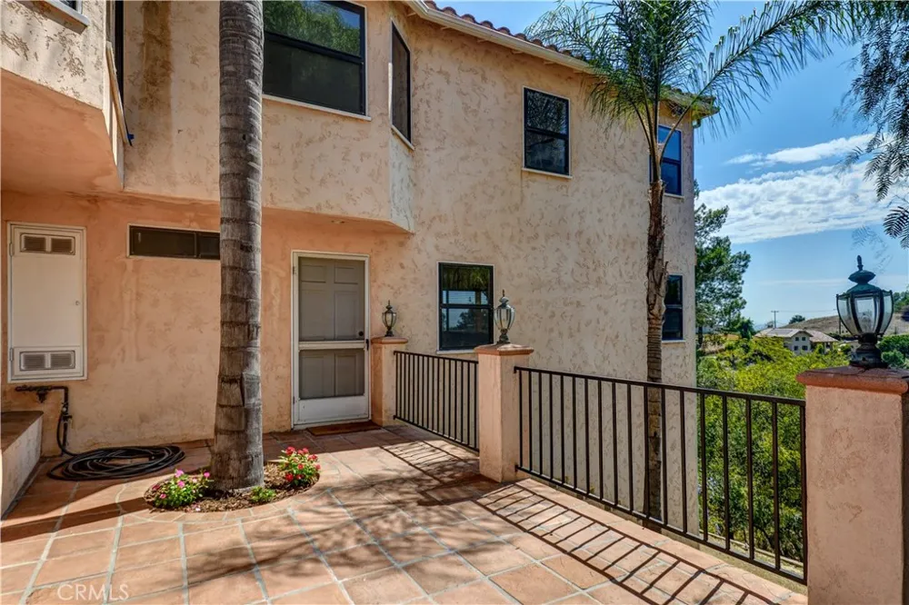 1553 Amate La Habra Heights, CA 90631