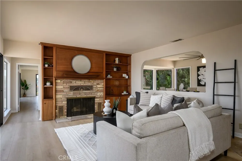 1553 Amate La Habra Heights, CA 90631