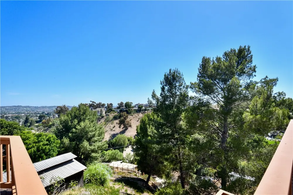 1553 Amate La Habra Heights, CA 90631