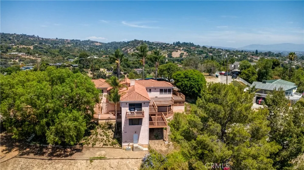 1553 Amate La Habra Heights, CA 90631