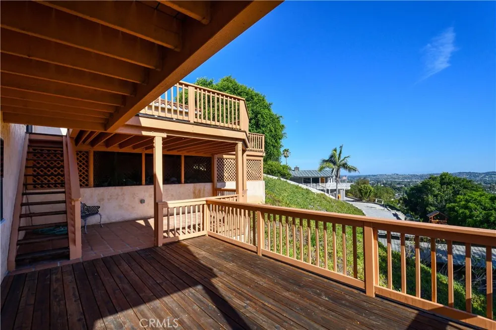 1553 Amate La Habra Heights, CA 90631
