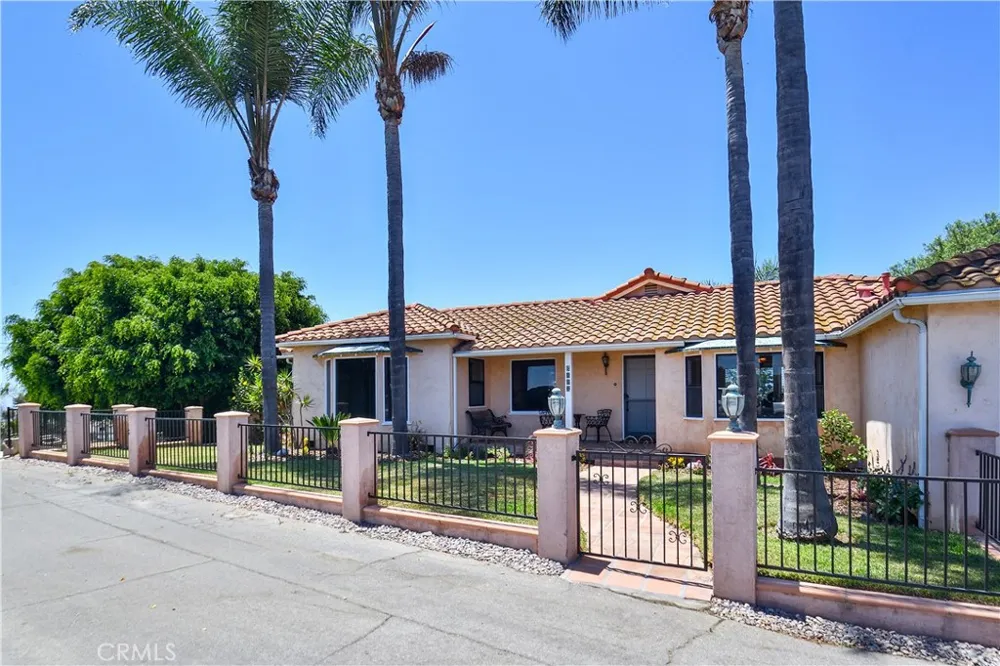 1553 Amate La Habra Heights, CA 90631