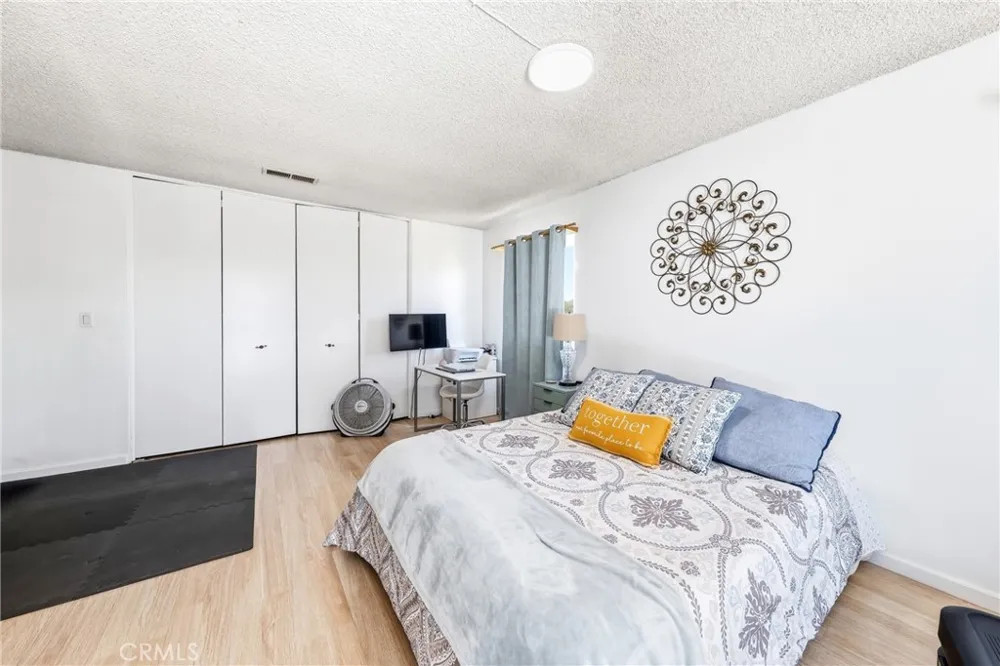 4201 W Oak Fullerton, CA 92833