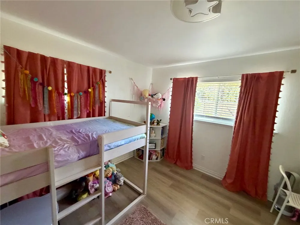 4201 W Oak Fullerton, CA 92833