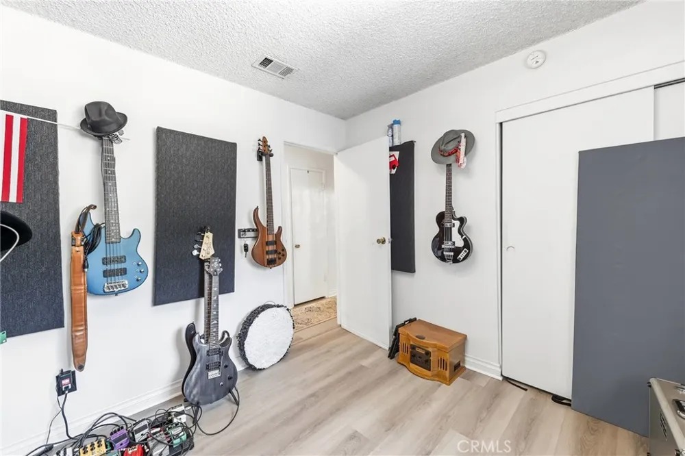4201 W Oak Fullerton, CA 92833