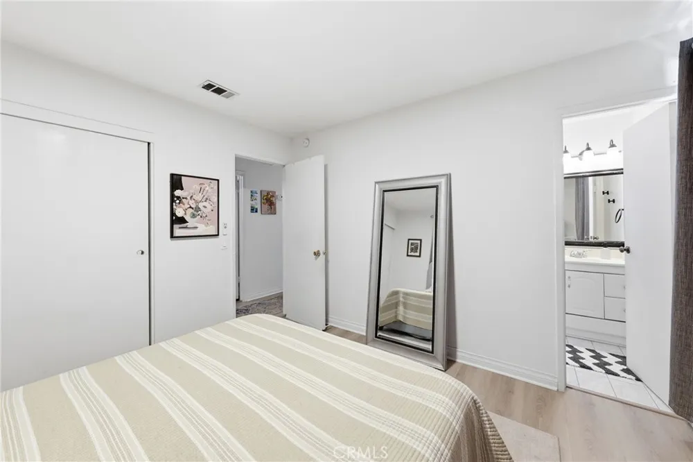 4201 W Oak Fullerton, CA 92833