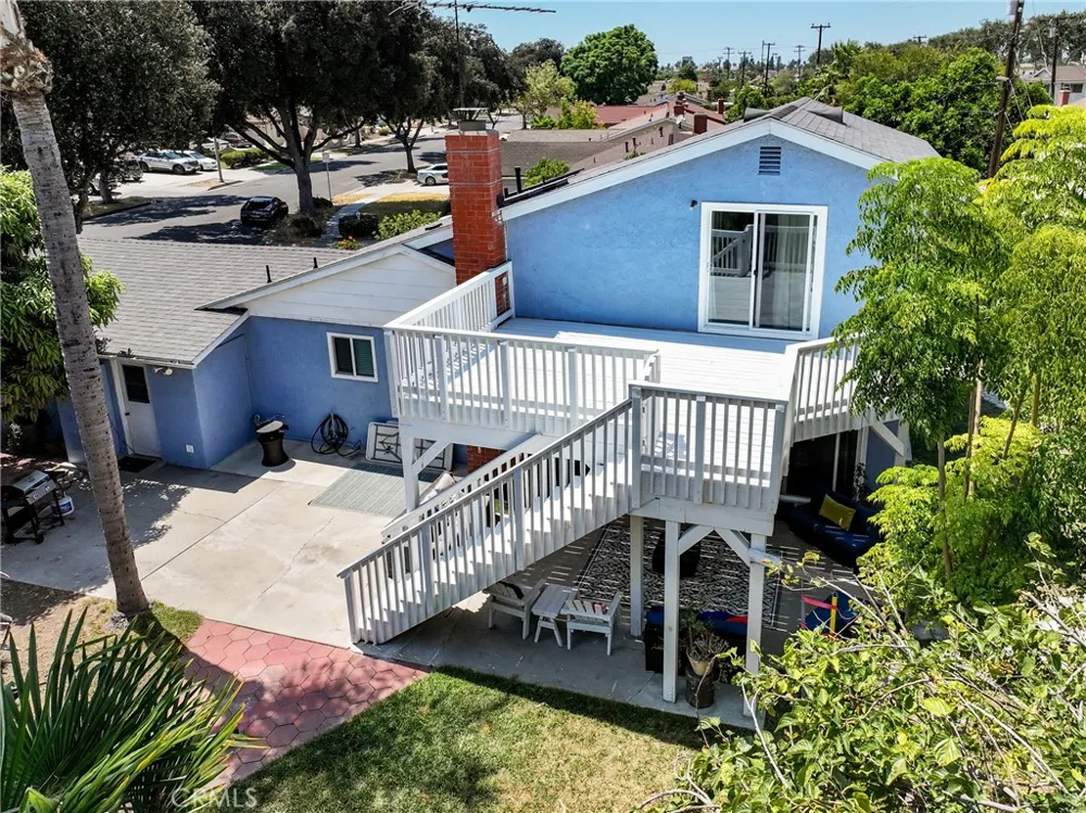 4201 W Oak Fullerton, CA 92833