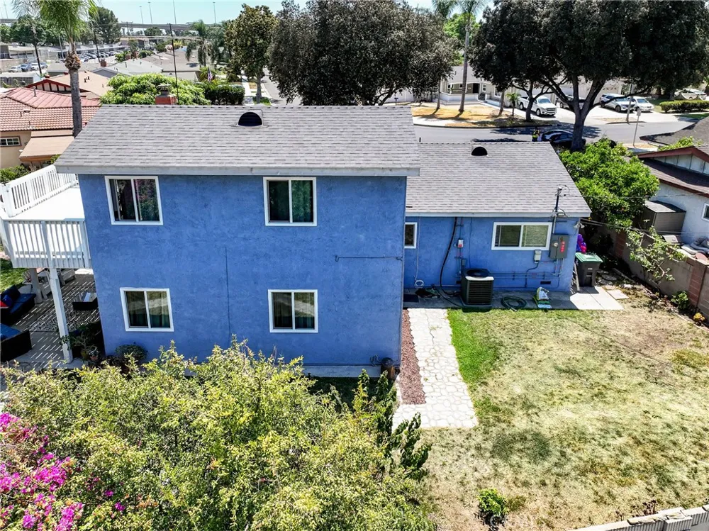 4201 W Oak Fullerton, CA 92833