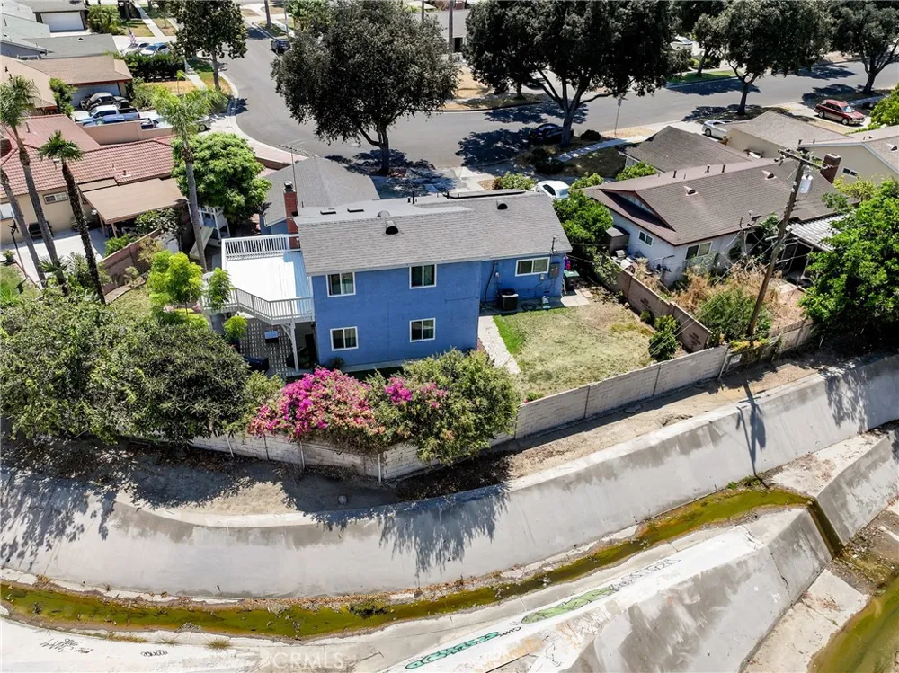 4201 W Oak Fullerton, CA 92833