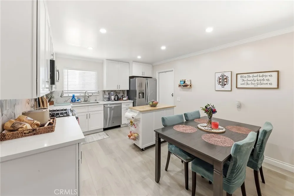 4201 W Oak Fullerton, CA 92833