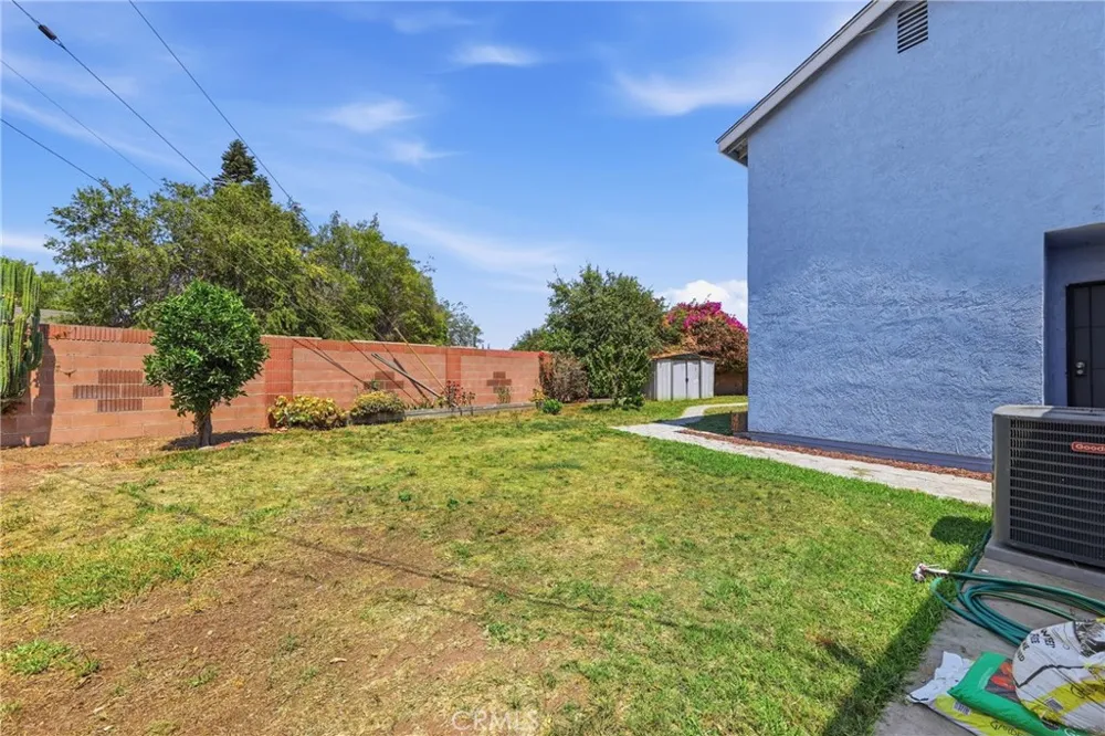 4201 W Oak Fullerton, CA 92833