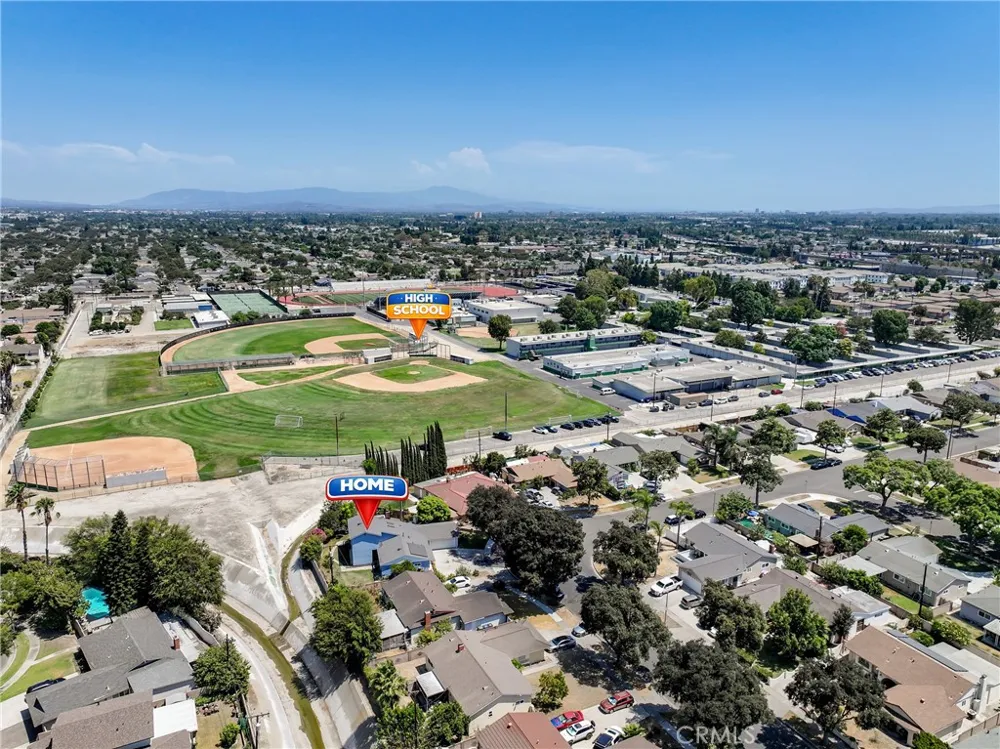 4201 W Oak Fullerton, CA 92833