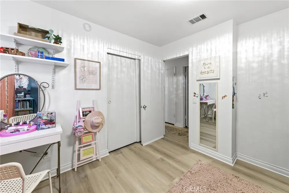 4201 W Oak Fullerton, CA 92833