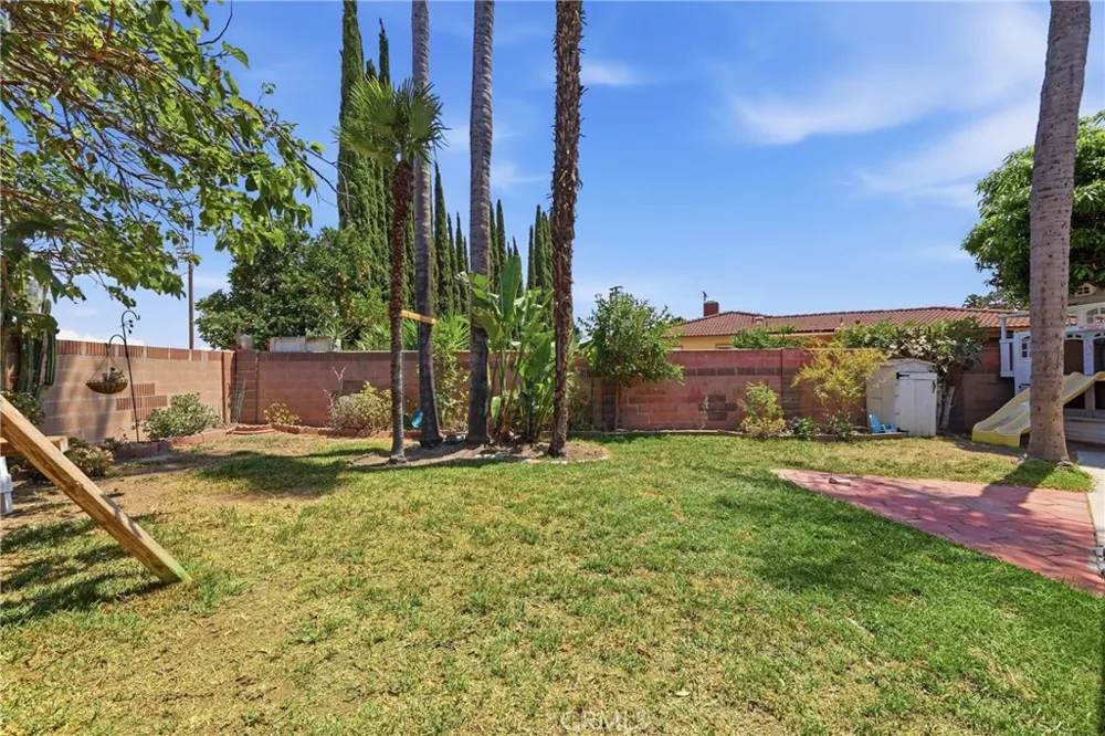 4201 W Oak Fullerton, CA 92833