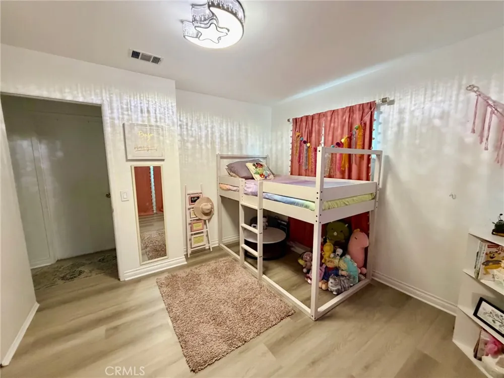 4201 W Oak Fullerton, CA 92833