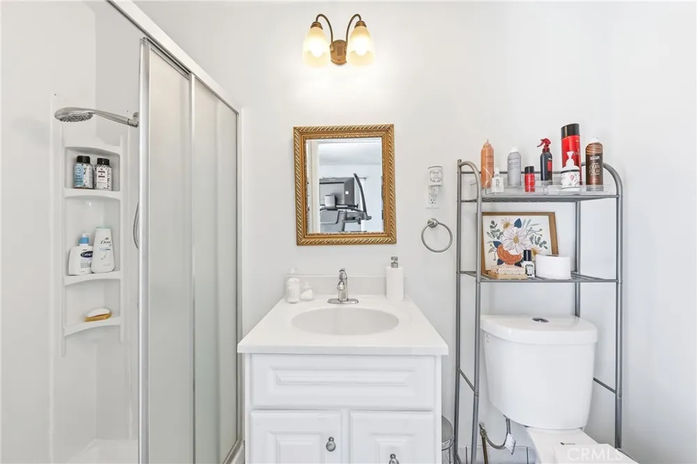 4201 W Oak Fullerton, CA 92833