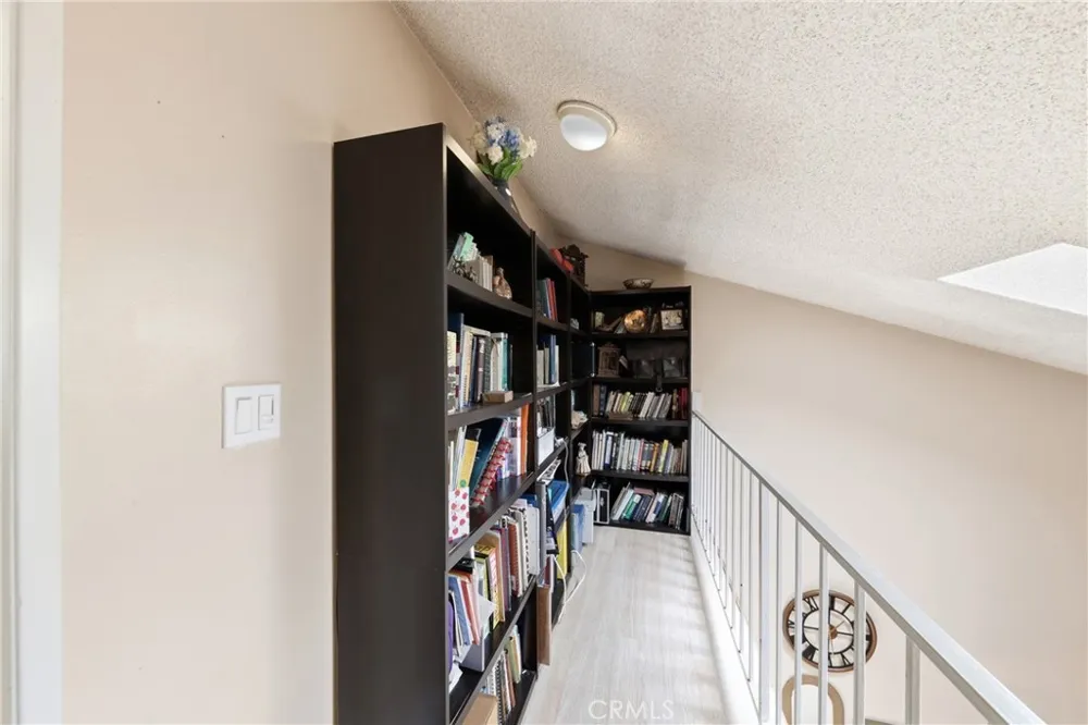 4201 W Oak Fullerton, CA 92833