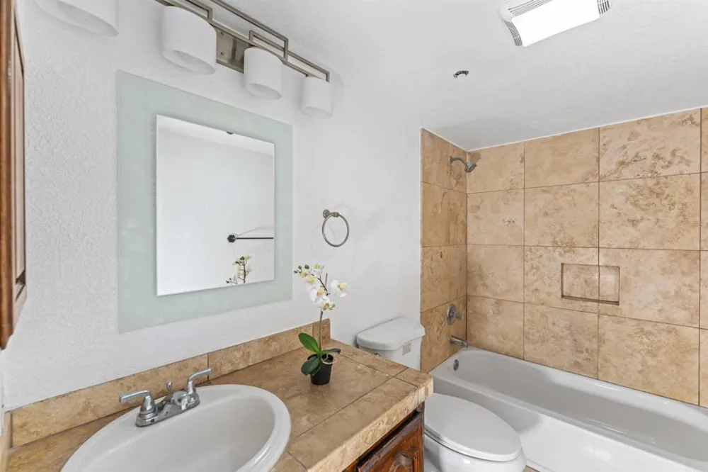 390 E Madison Avenue #H El Cajon, CA 92020