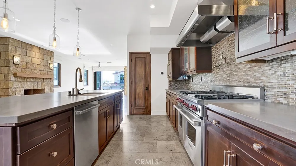 243 Poppy Avenue Corona del Mar, CA 92625