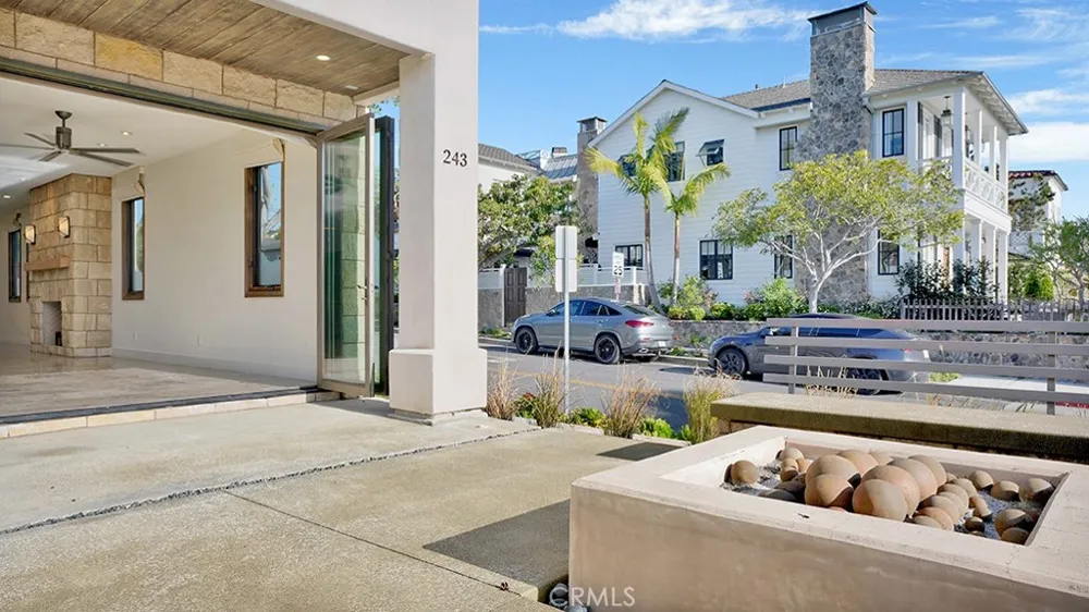 243 Poppy Avenue Corona del Mar, CA 92625